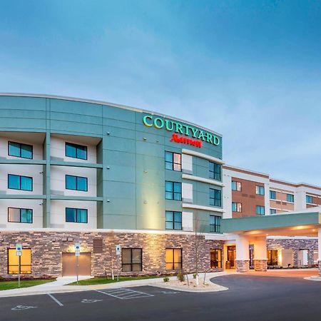 Courtyard By Marriott Bismarck North Hotel Kültér fotó