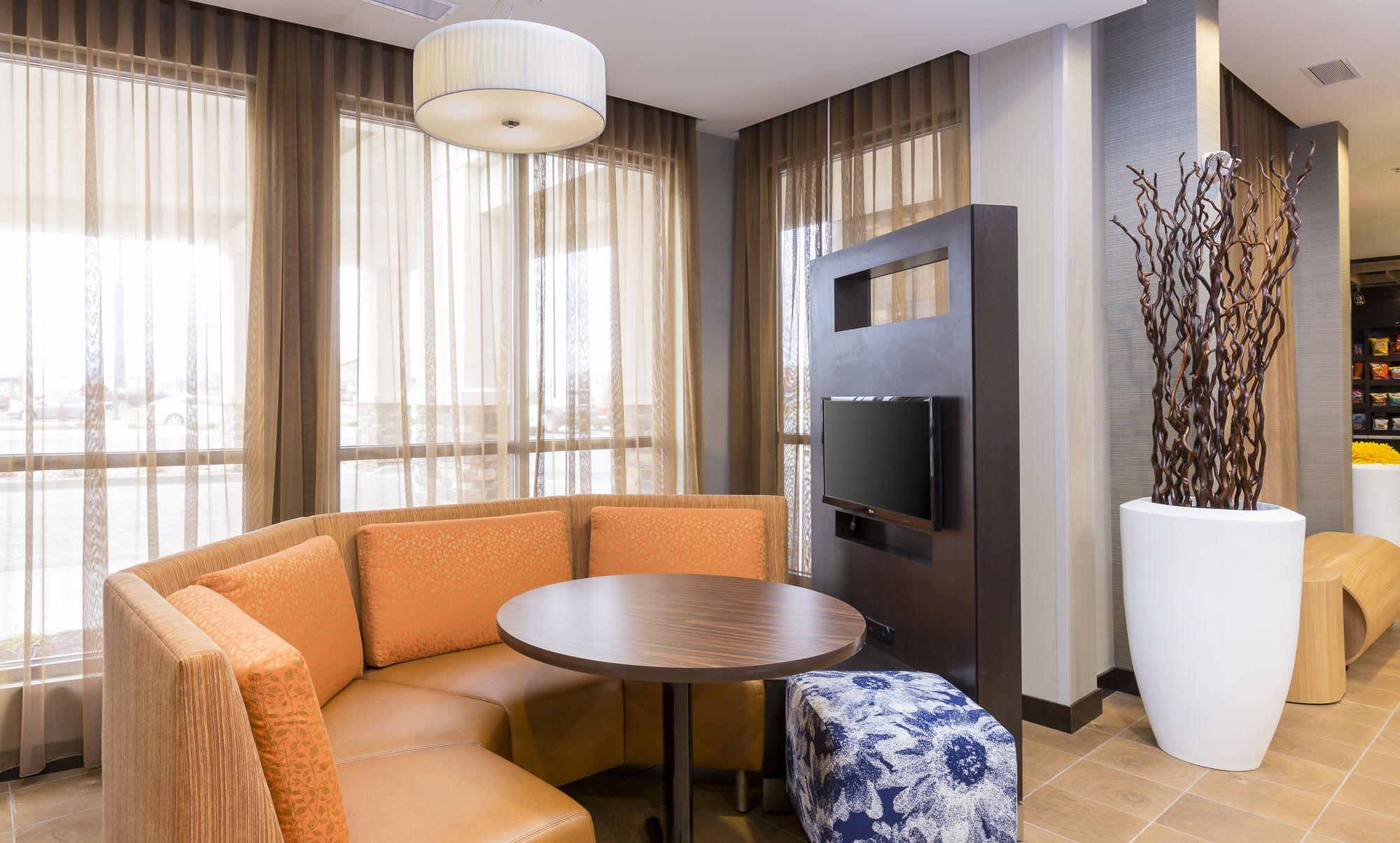 Courtyard By Marriott Bismarck North Hotel Kültér fotó