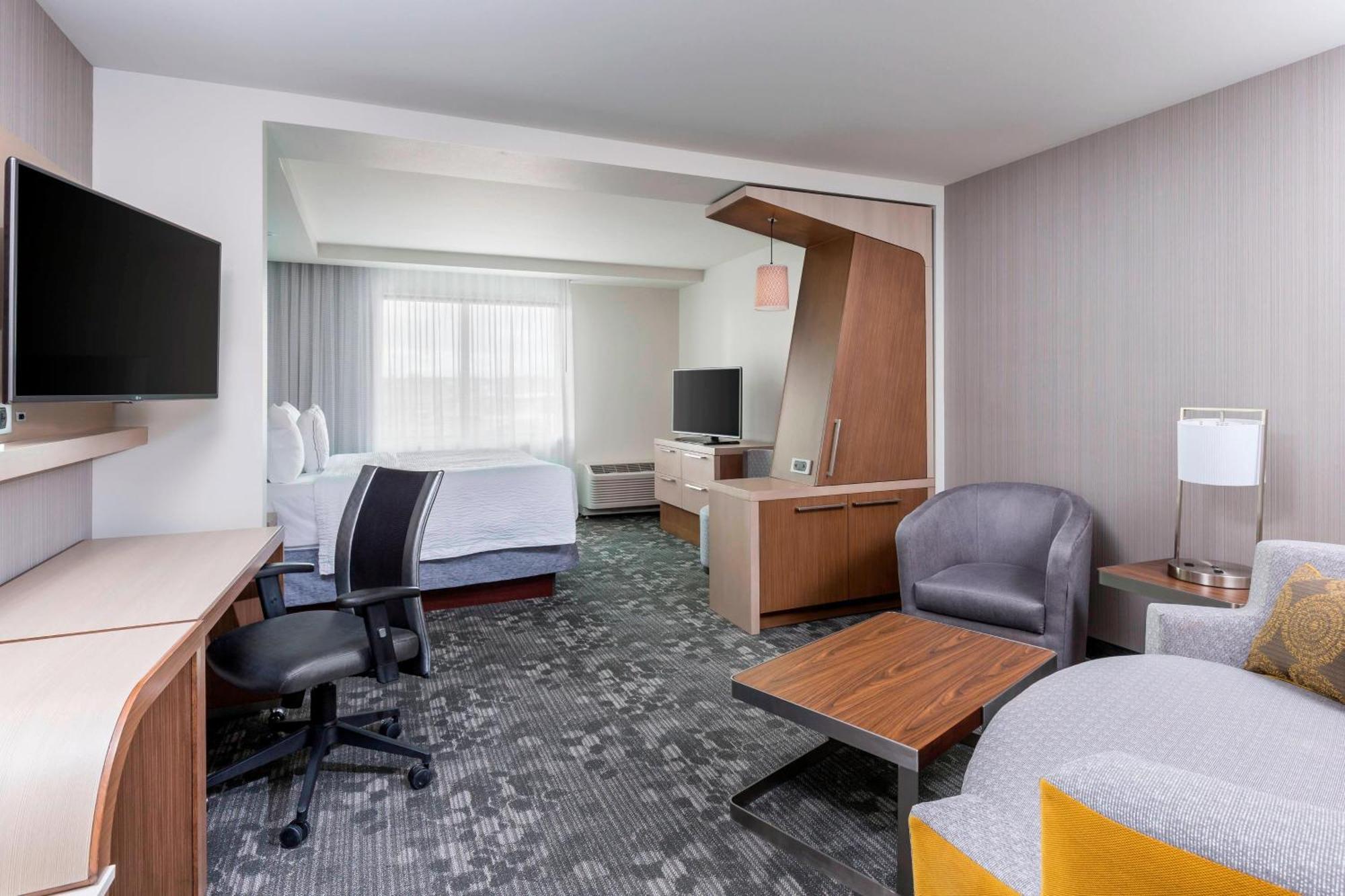 Courtyard By Marriott Bismarck North Hotel Kültér fotó