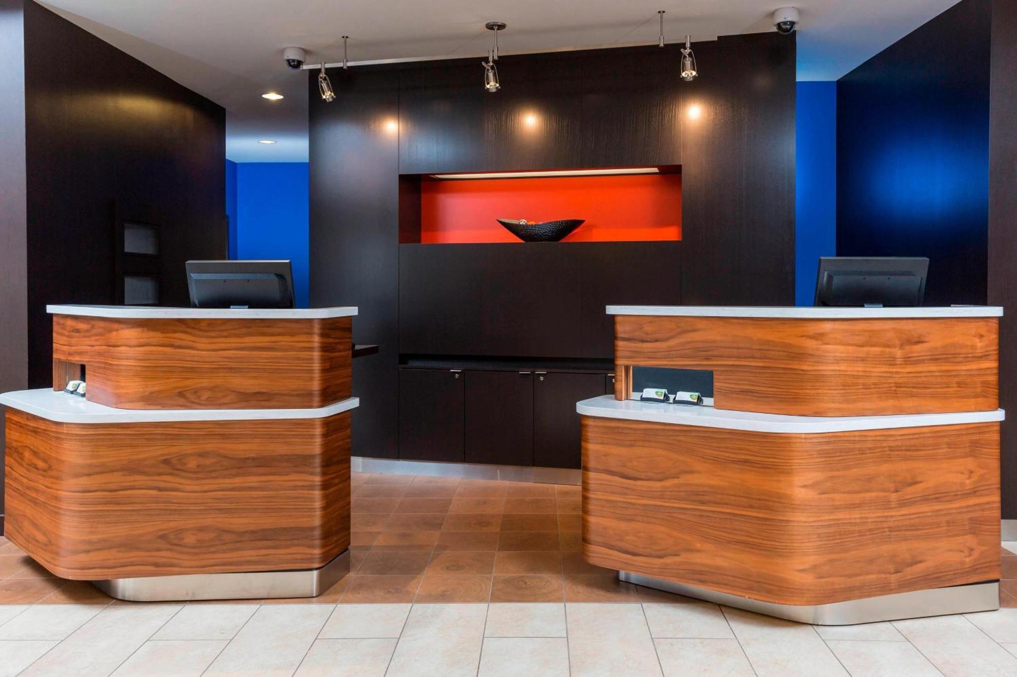 Courtyard By Marriott Bismarck North Hotel Kültér fotó