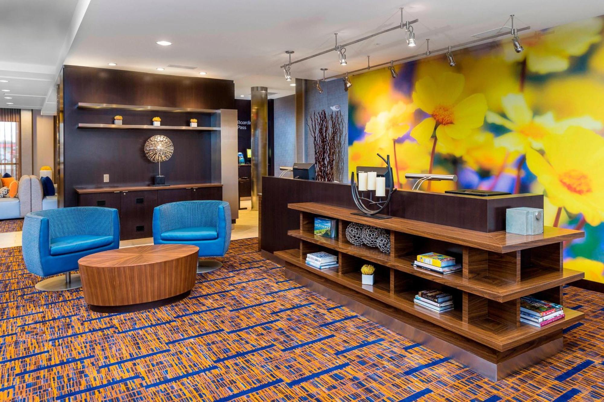 Courtyard By Marriott Bismarck North Hotel Kültér fotó