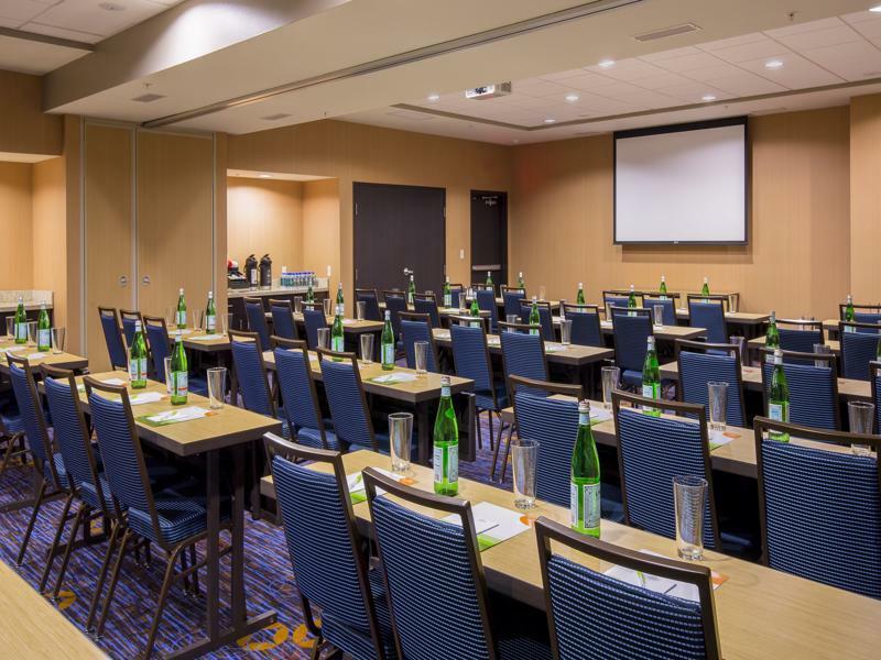 Courtyard By Marriott Bismarck North Hotel Kültér fotó